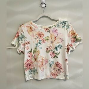 Live In The Moment floral print cropped tshirt white blouse L ultra soft spring